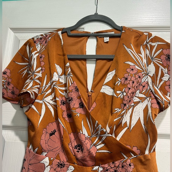 Express Floral Satiny Mini Dress - Picture 4 of 8